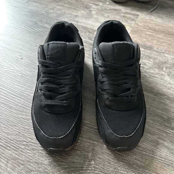 Nike Men's All-Black Air Max 90 - Picture 2 of 5